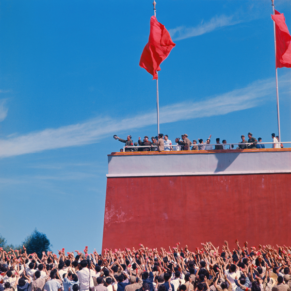 Chairman Mao on the Tiananmen Gate  1966 - Weng Naiqiang | Landscape photography | Portrait photography | Chinese Cultural Revolution - Weng Naiqiang 翁乃强